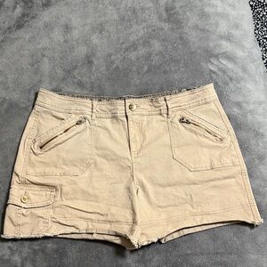 MAURICE’S Beige Cargo Shorts -Size 13/14